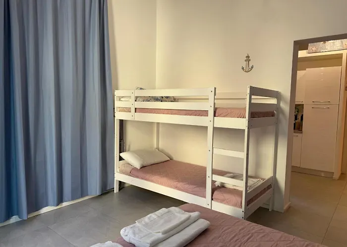 A Due Passi Dalle Cinque Terre N2 *